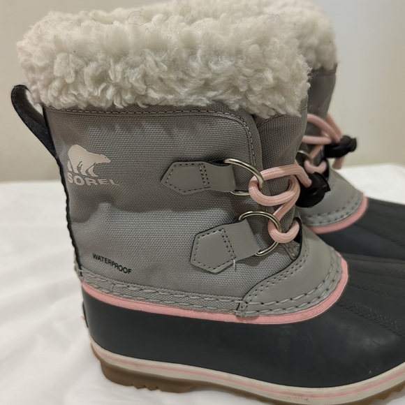 Sorel Kids Water proof Boots - Picture 4 of 12